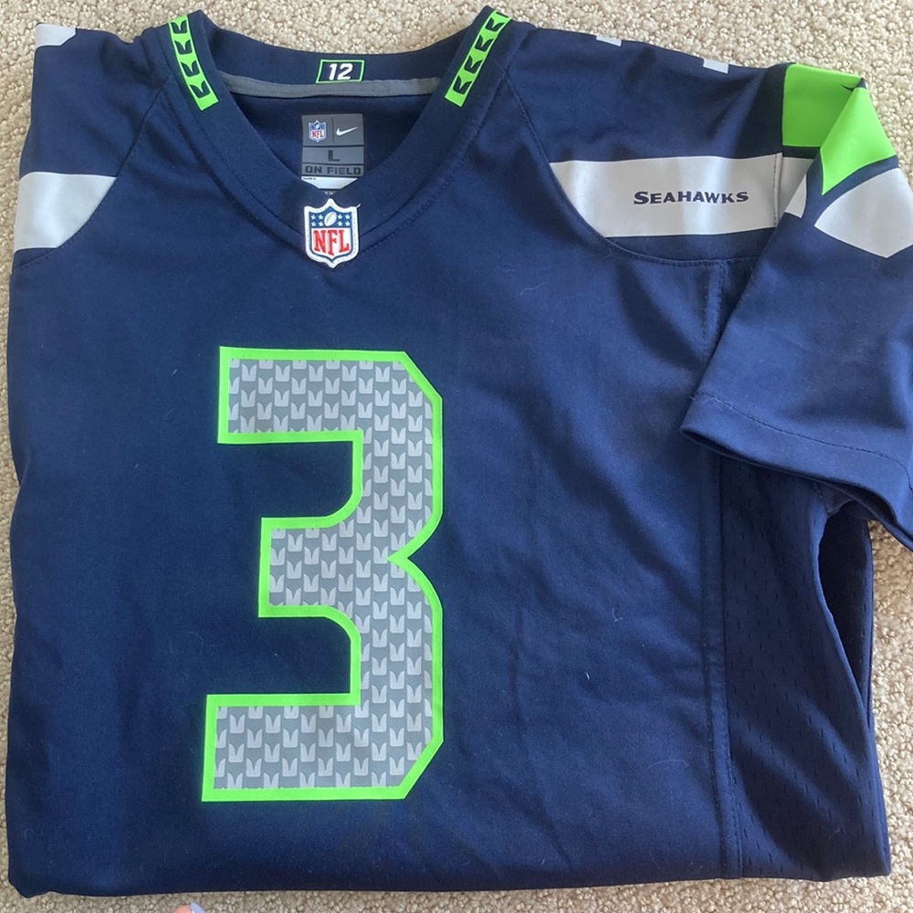 Official NFL Seahawks jersey. Russell Wilson 🏈